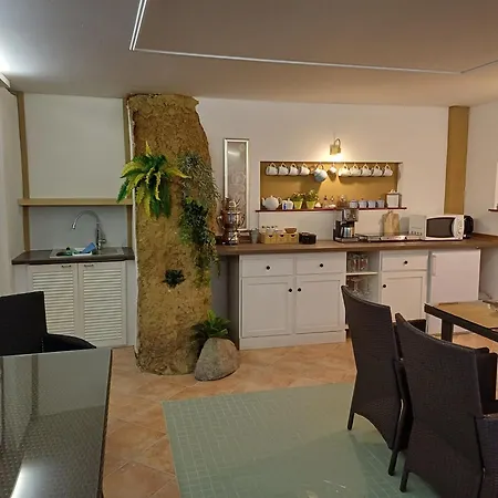 Homestay Hayna Zi. 1 Und Zi. 2 *